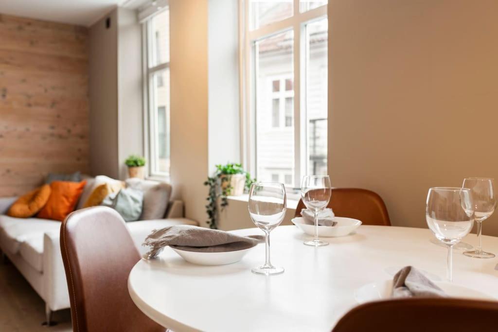 New! Modern Apartment In Historic Area Of Bergen! Buitenkant foto